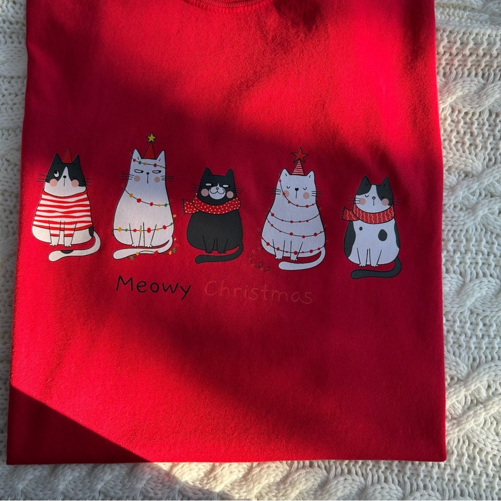 Comfort Colors Red  "Meow Christmas" Cat Graphic T-Shirt Holiday Top - Picture 4 of 5
